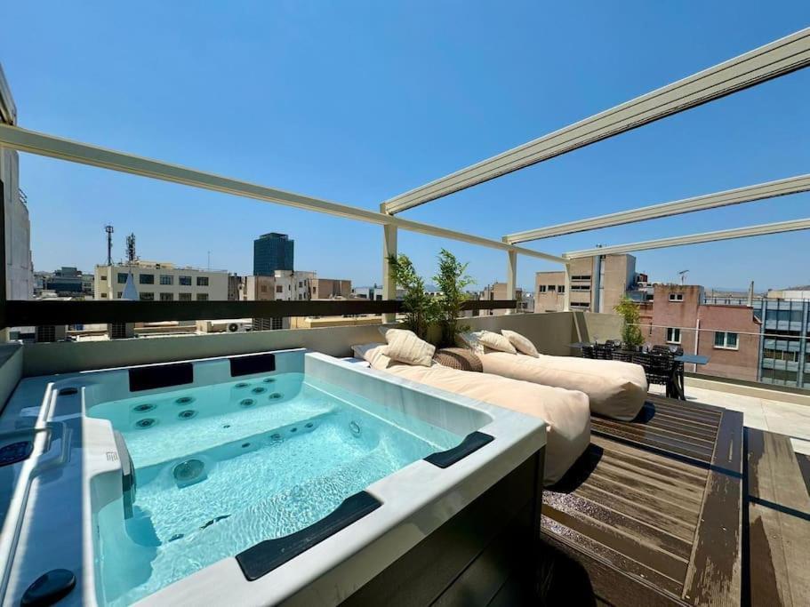 Bluemotion - Cityview Piraeus Exterior photo