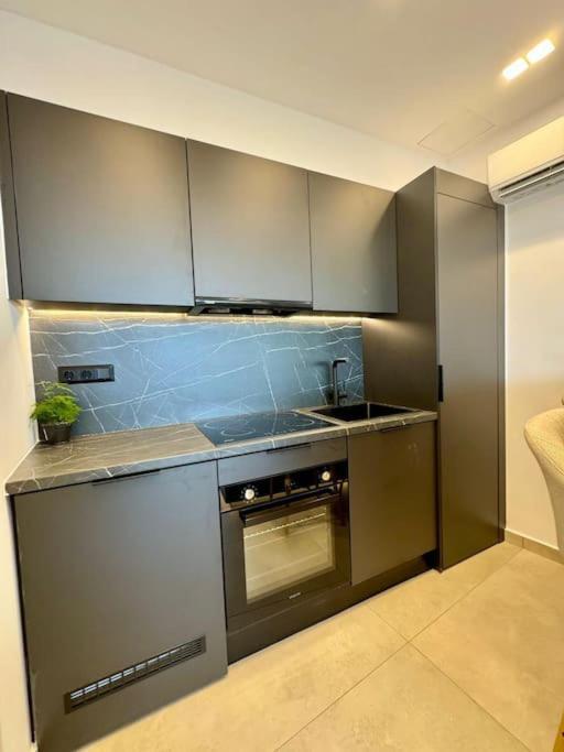 Bluemotion - Cityview Piraeus Exterior photo